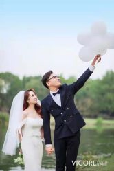 -雪中彩影婚纱摄影·微光艺术中心