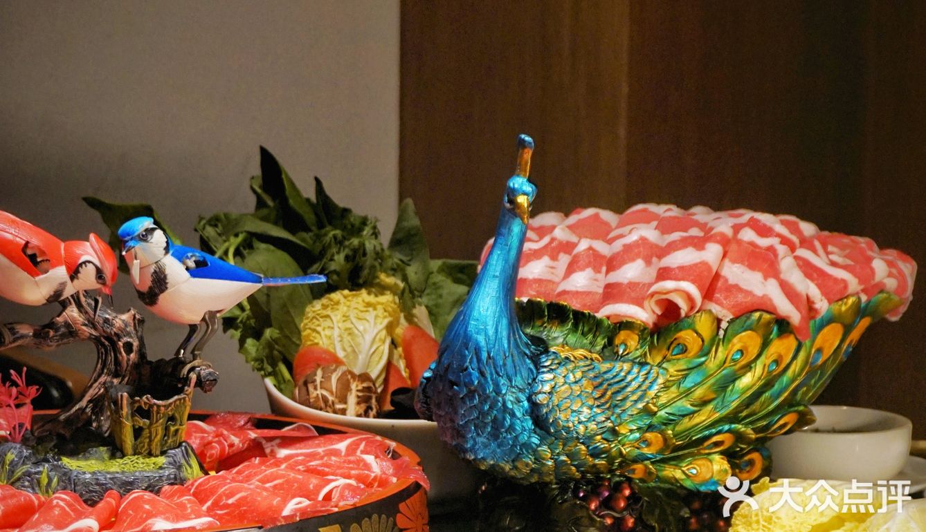 大口炫肉的过瘾四宫格|鸭血豆腐|扯面随便吃