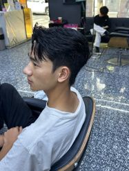 -藤野造型专业烫染接发