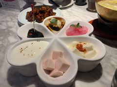 甜品总汇-蔴将·川菜(黄龙万科店)