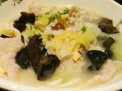 -渝是乎酸菜鱼(龙旗购物中心店)