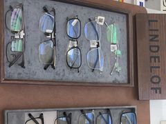 -视野联行眼镜·蔡司·尼康战略合作店(城西银泰店)