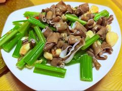 -超越海鲜屋(飞龙物业店)