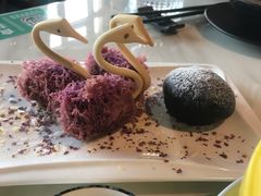 招牌天鹅酥-岁粤Moon·湖景餐厅(月光码头店)