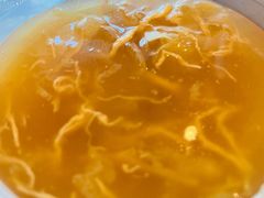 招牌海参花胶煲仔翅-添發碗仔翅美食