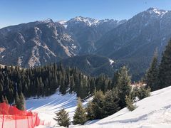 -丝绸之路山地度假区滑雪场
