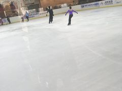 -冠军冰场(环球中心店)
