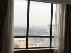 -西安大雁塔科技大学地铁站亚朵酒店