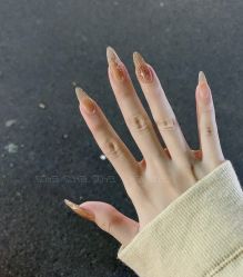 -ZX·美睫设计师汇聚店