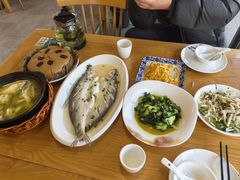 -品鲜村农家菜·阳澄湖大闸蟹(总店)