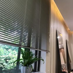-专业烫发染发接发