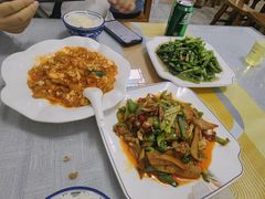 -芳芳餐厅(白沙路店)