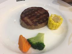 小蜜牛排-斗牛士牛排餐厅(嘉里汇店)