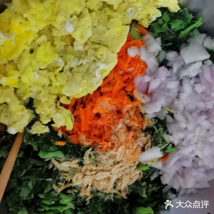 过节包点小白菜胡萝卜鸡蛋虾皮饺子，必须好吃……