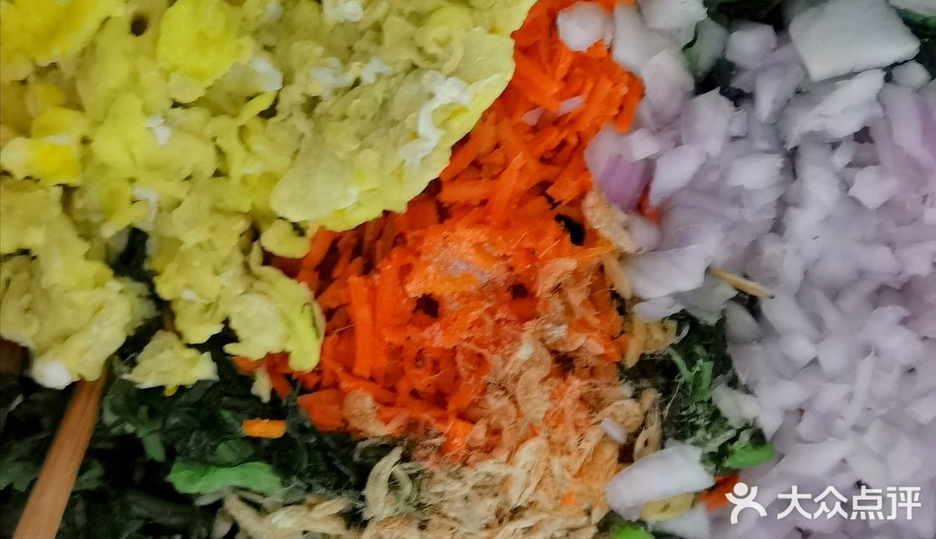 过节包点小白菜胡萝卜鸡蛋虾皮饺子，必须好吃……