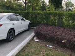 -奕欧来上海购物村停车场