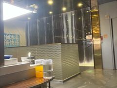 -海底捞火锅(长宁路龙之梦店)