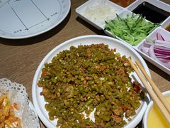 酸豆角炒肉末-姥姥家春饼店(佳亿时尚广场店)