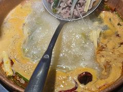 -洱火云南酸菜牛肉火锅(石景山当代商城店)