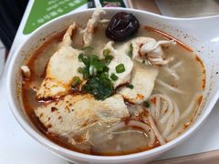 麻辣嫩鸡米线-翠华餐厅(香港国际机场店)