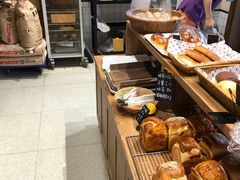 -沁屋面包店(人民东路店)
