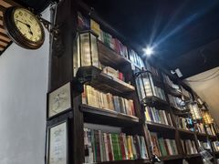 -房角石咖啡与书(吉大南校店)