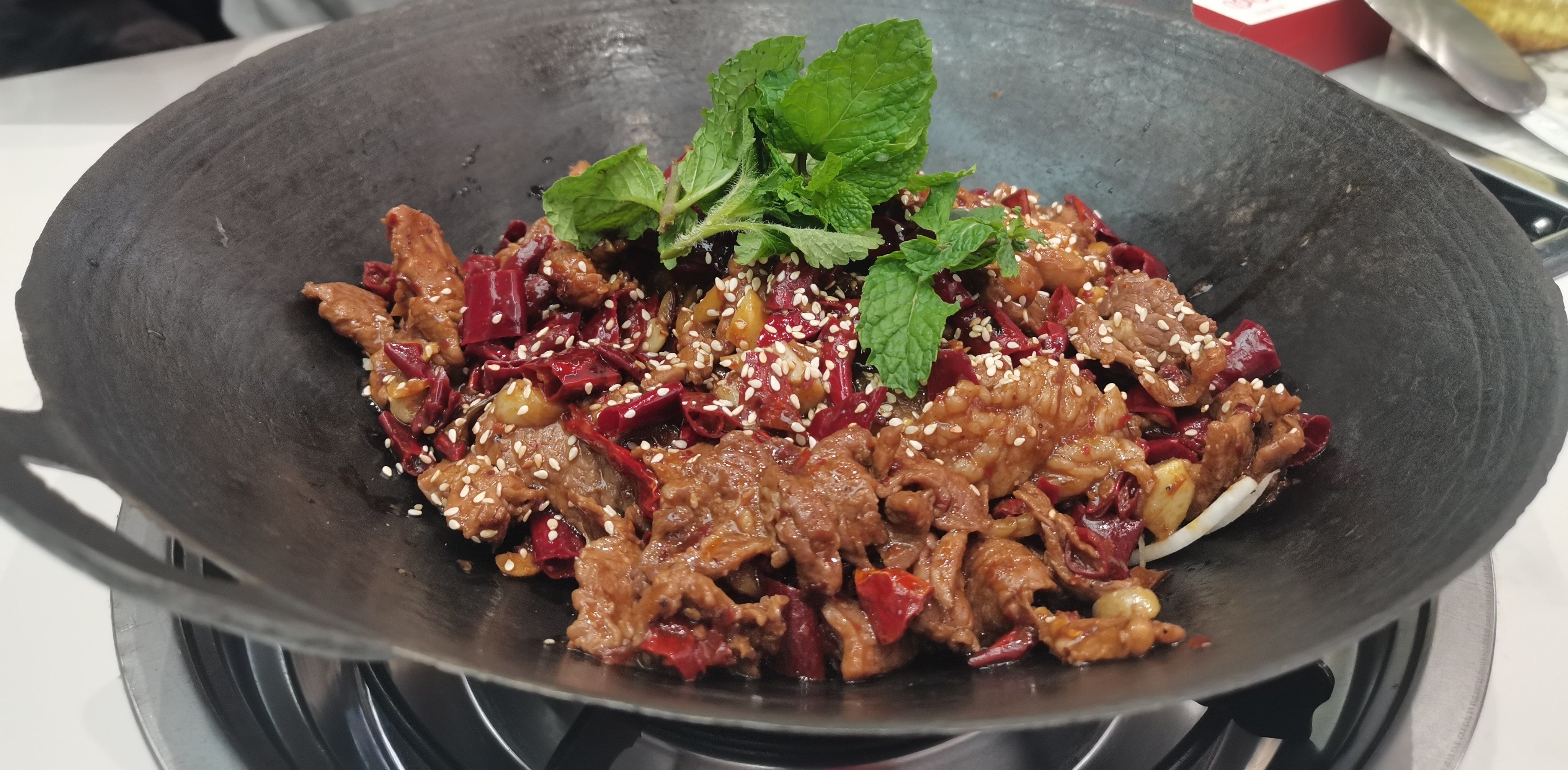 n
店各:牛伯伯干锅牛肉
地址:海源中路上,假日城市小区附近
