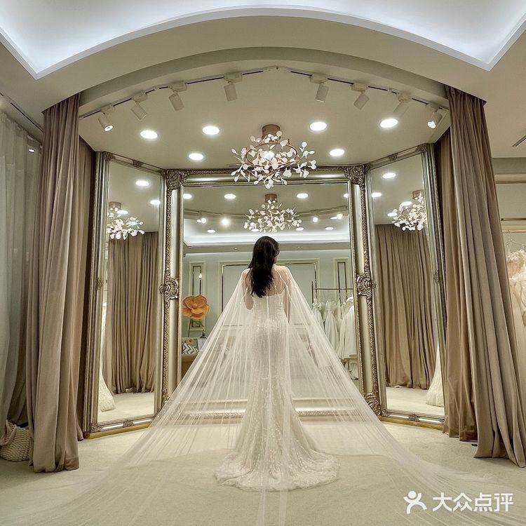 东莞试纱|自带光圈的金色秀禾 气场全开
