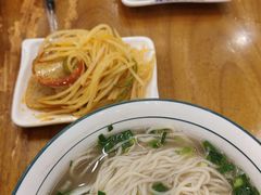 -穆芳阁兰州纯汤牛肉面(西安总店)