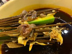 -拈签一笑黄牛肉辣卤串串