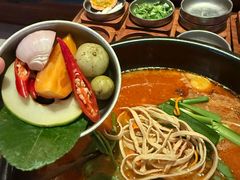 -银米·云南传统过桥米线(双廊黑金冠店)