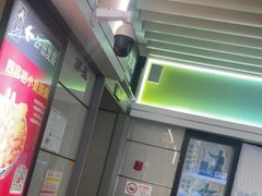 -麦当劳(上海虹桥站30B检票口楼上)