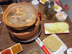-阿润打边炉·鲜切鸡煲(华漕店)