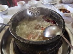 -鲁朗纳麦石锅鸡庄园