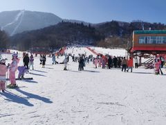 -亚布力新体委滑雪场