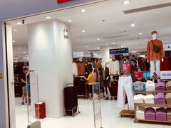 -优衣库(上海金桥国际商业广场店)