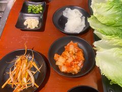 -肉甲韩国木炭烤肉(新壹街1店)