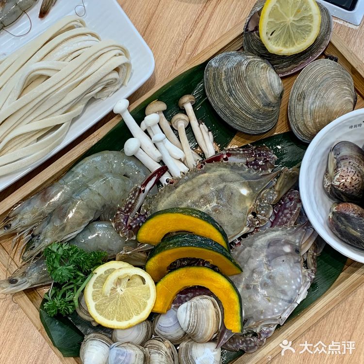 来大连旅游怎么能不尝尝海鲜面