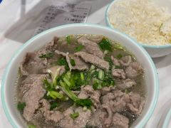 奔跑牛肉汤-犇逸·乐山跷脚牛肉·四川现炒(览海店)