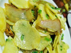 腊肉土豆片-邱二餐馆