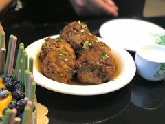 鸭蛋黄狮子头-梅飞酒家(桑园路店)