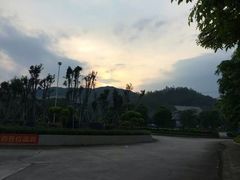 景点-牛仔谷漂流