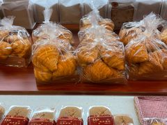 -红宝石·鲜奶小方·海派西点房(南丹店)