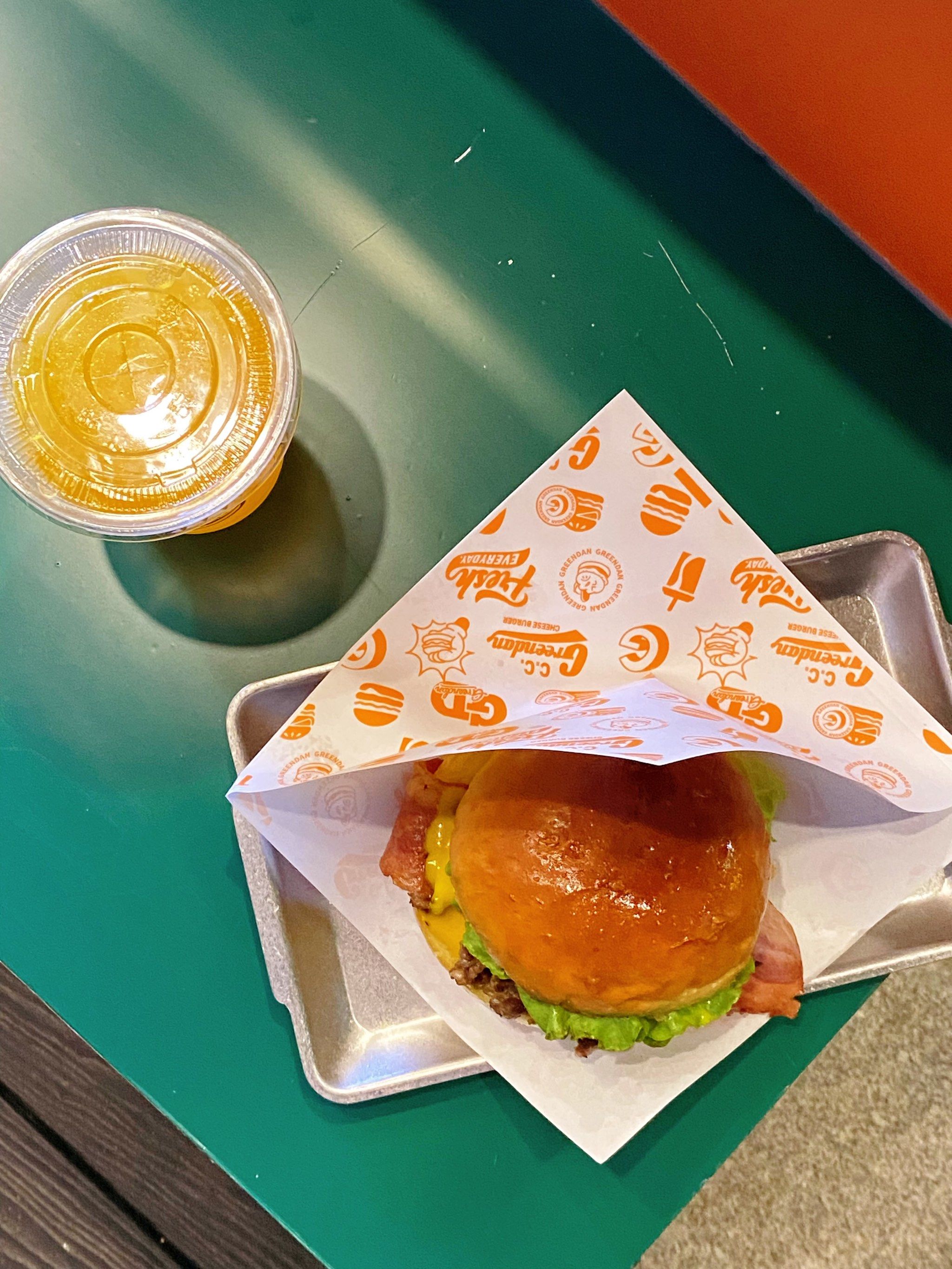 greendan滚蛋|南宁新晋美式复古92汉堡店

美式风情绿色08为