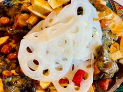 -亚伟瓦罐面美食城(淇县总店)