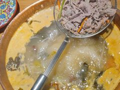 -洱火云南酸菜牛肉火锅(石景山当代商城店)