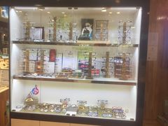 -MiRi眼镜连锁·蔡司·尼康控优点合作店(莘庄店)