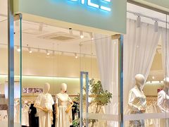 -王府井奥莱临潼小镇(临潼店)