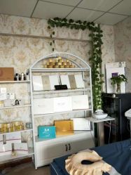 -阿茹娜美容会馆