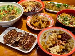 冰粉-爆炸头阿姨小四川正宗川味小吃(无任何分店)